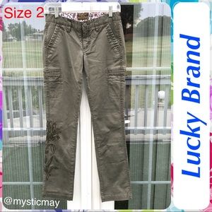 Petites LUCKY BRAND Faded Army Green Embroidered Floral Pants Size 2 or XS